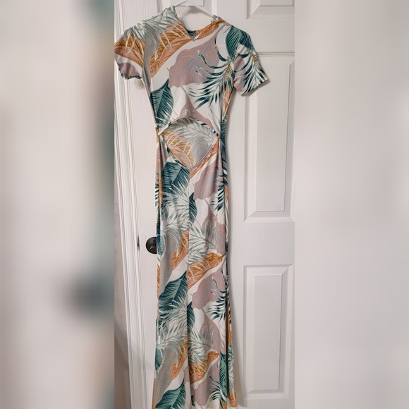New Summer Maxi dress size small. - Picture 2 of 2